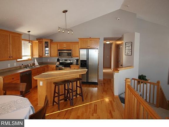 4th image of 20855 Goldenrod Ln