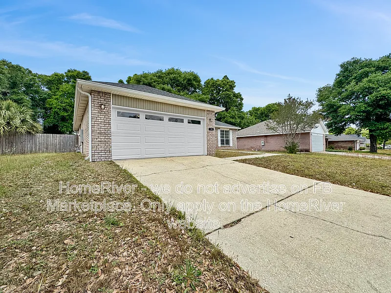 Building Photo - 111 Steeplechase Dr