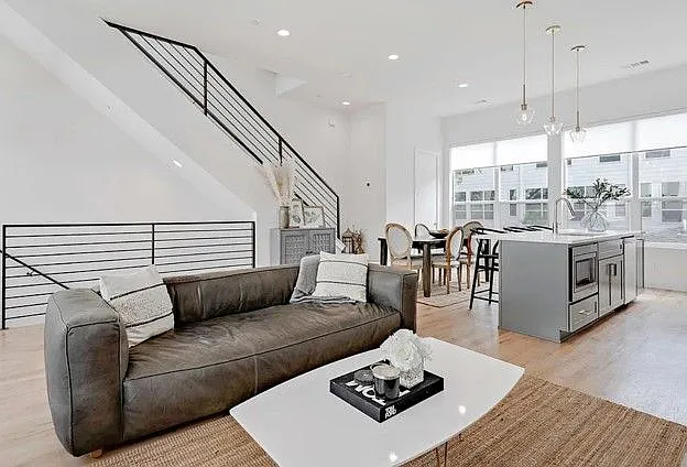 5915 Lindell Ave #103 — Photo 10