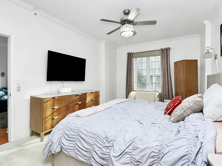 300 W 5th St #431 — Photo 17