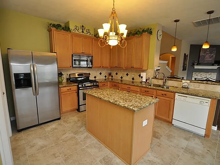2931 Silver Landing Ln — Photo 15