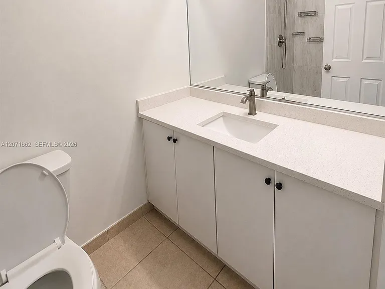 2653 SW 51st St #1 — Photo 8