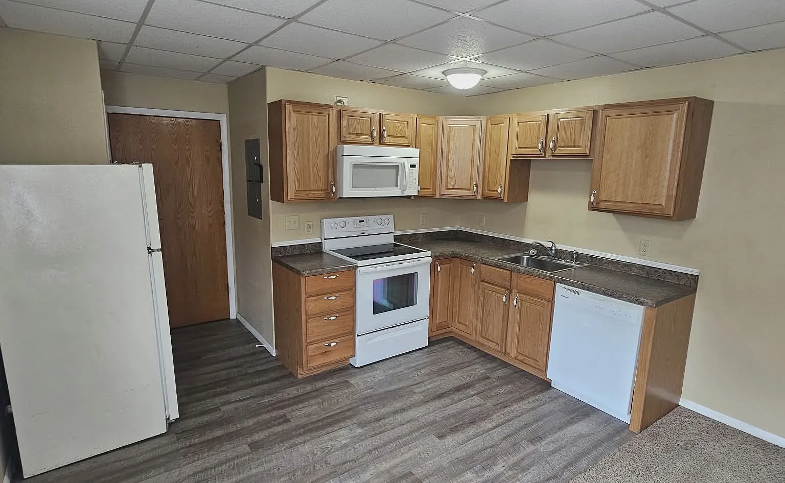 1 bed, $650 — Photo 2