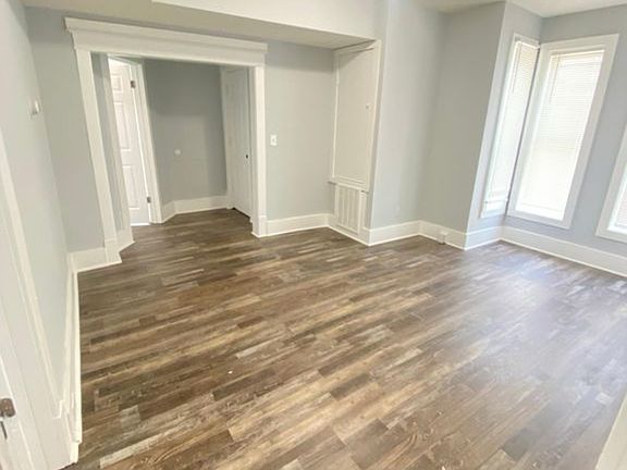 5th image of 2435 Portland Ave #1