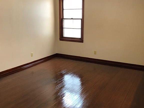 4th image of 28 Kimmel Ave