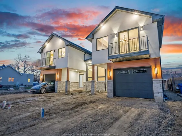 125 Laurier Dr, Lasalle, ON N9J 3L4