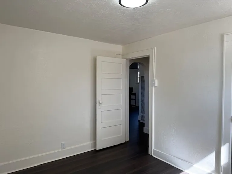 2104 E 13th St #&-2102 — Photo 10