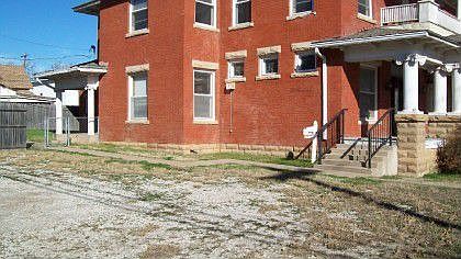 3rd image of 516 W Hubbard St