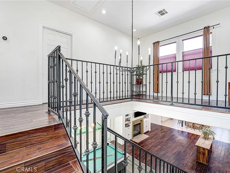 22450 Collins St — Photo 42