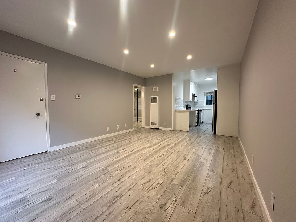 1st image of 7555 De Longpre Ave #9