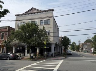 97 Walnut St #2B, Montclair, NJ 07042