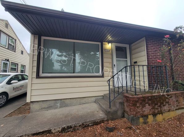7920-7932 SE Woodstock Blvd #7924