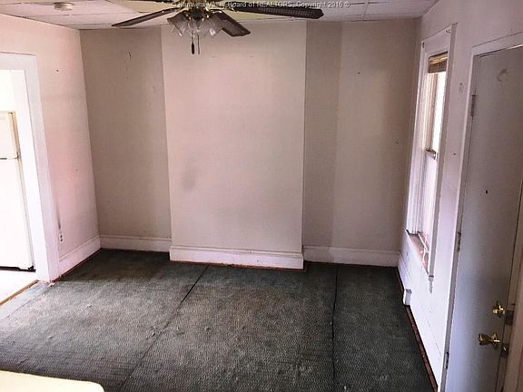 2nd image of 917 Carte St