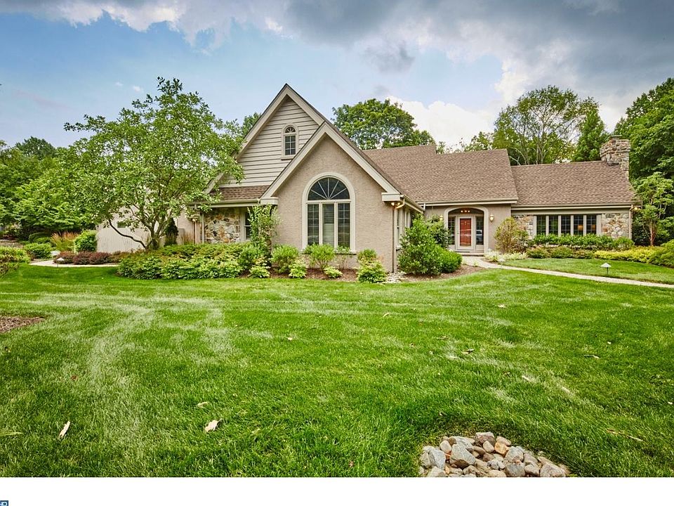 1st image of 22 Brendle Ln