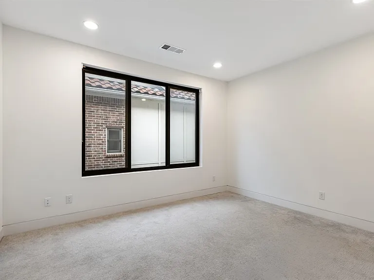 2nd FLoor Middle Bedroom