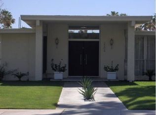 2204 S Caliente Dr, Palm Springs, CA 92264