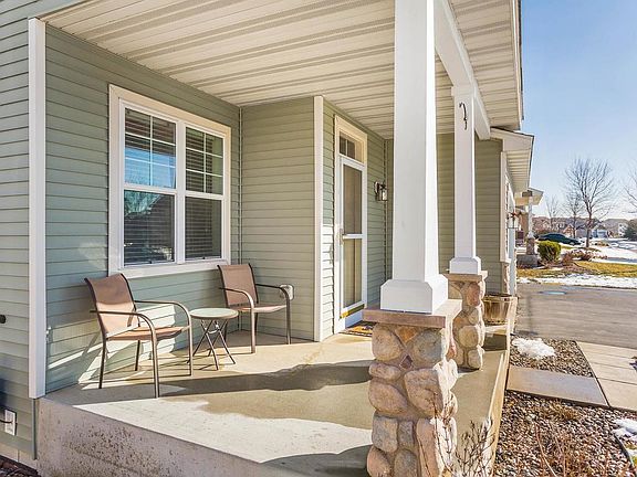 2nd image of 2049 Winterberry Ln