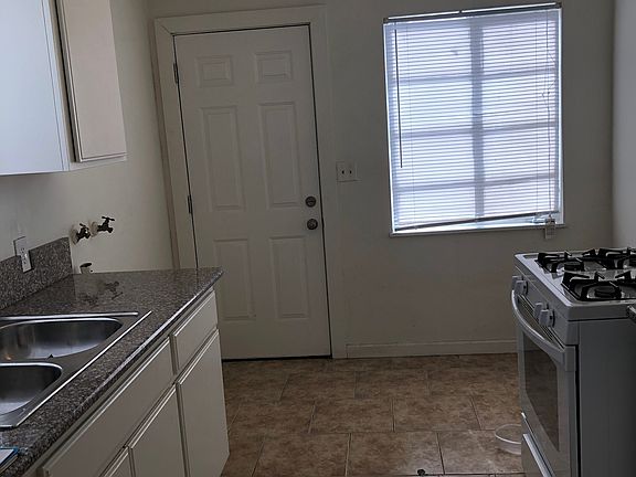 Kitchen with Washer hookup