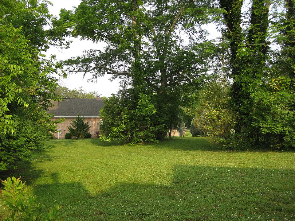 2nd image of 105 Cascade Lane