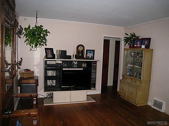 4th image of 78 Edgewood Ave