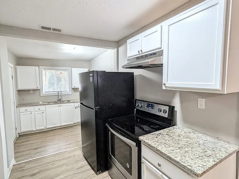 2924 Springside Pl SE — Photo 4