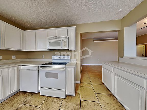 3rd image of 2017 Lake Pointe Dr