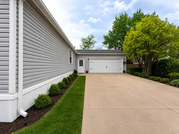 25 Cedar Ln, Sandwich, IL 60548