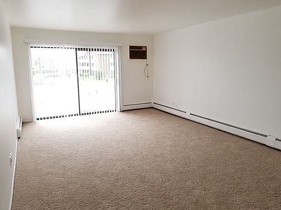 5th image of 3350 Bayside Dr Unit 5