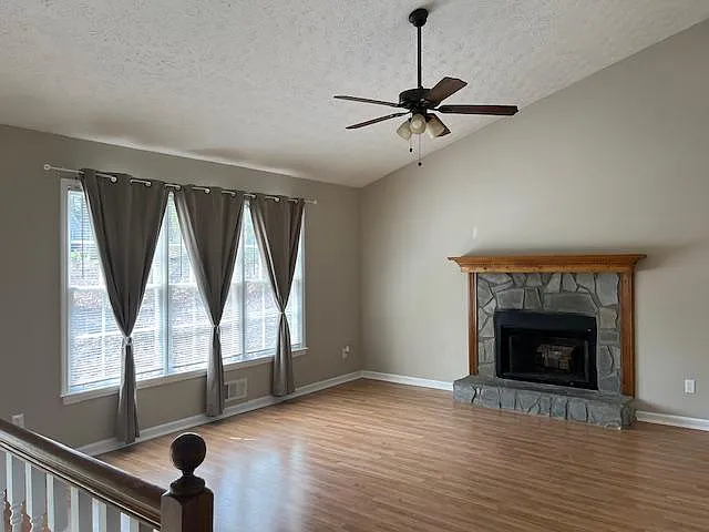 Great Room - 533 Nottingham Dr