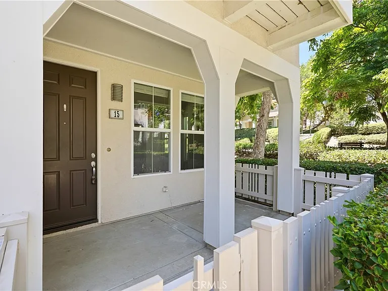 15 Platinum Cir — Photo 28