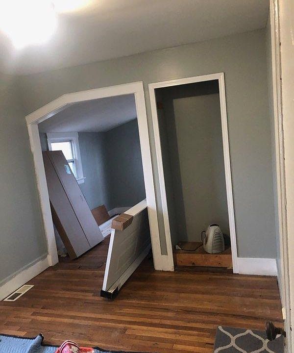 2nd image of 32 W George Ave