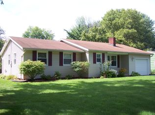 17 Cross Bow Dr, Rochester, NY 14624