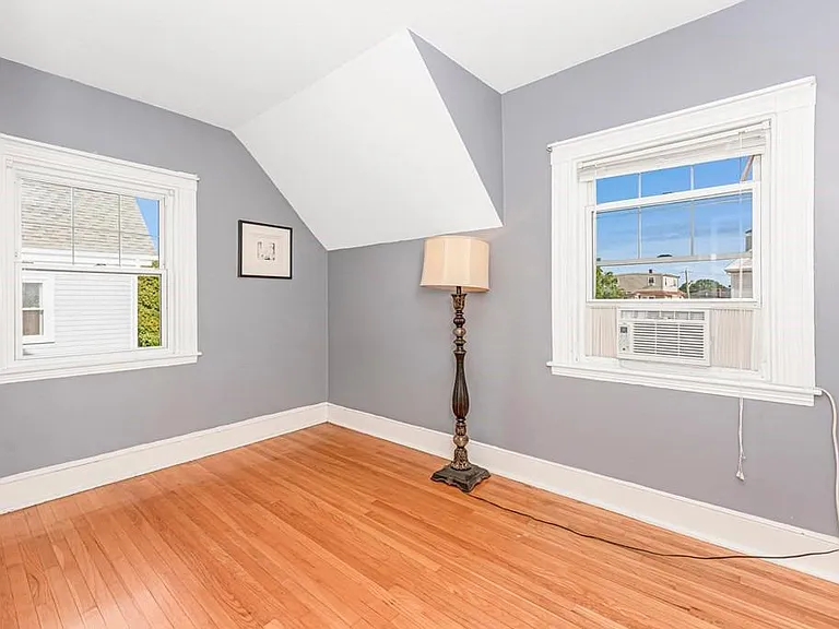 11 Webster St — Photo 13