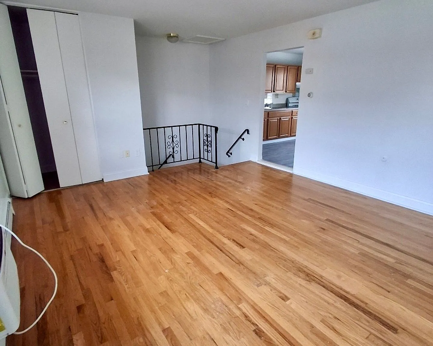 Station Square Apartments Steps from East Rutherford Train Station with Parking Included — Photo 3