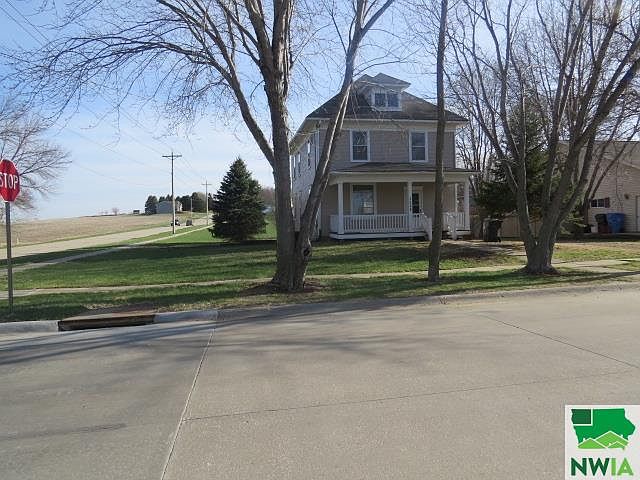1st image of 1398 1st St SE