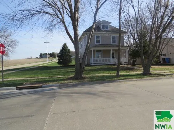 1398 1st St SE, Le Mars, IA 51031