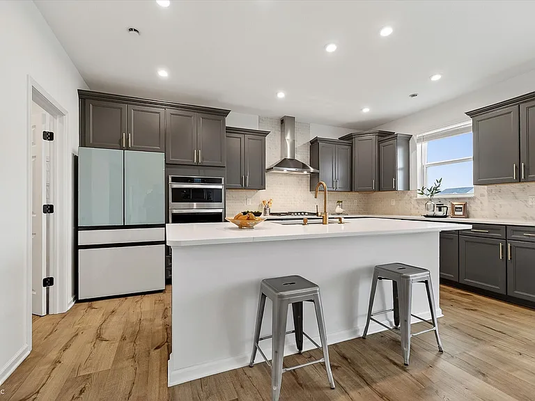 20374 N Pacific Ave — Photo 5