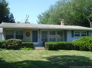 20 Faulkner Dr, Quaker Hill, CT 06375