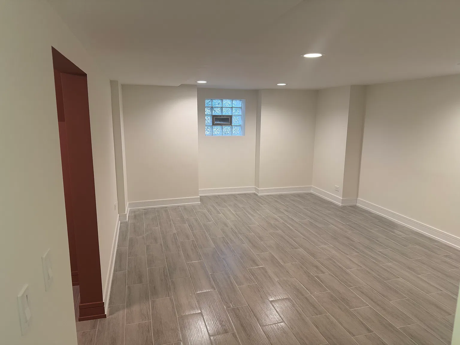 2 bed, 900 sqft, $1,900 — Photo 4