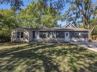 1606 SE Summit St, Lees Summit, MO 64081