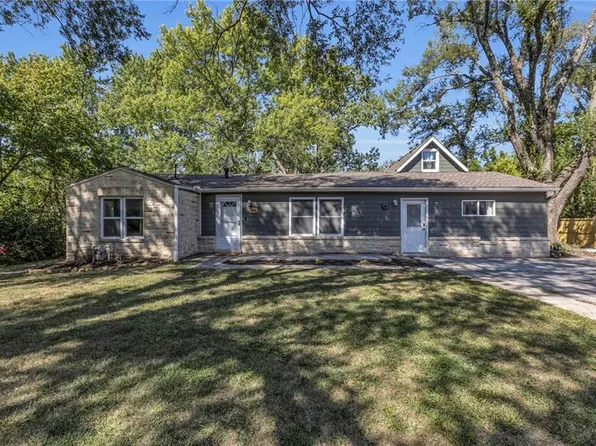 1606 SE Summit St, Lees Summit, MO 64081