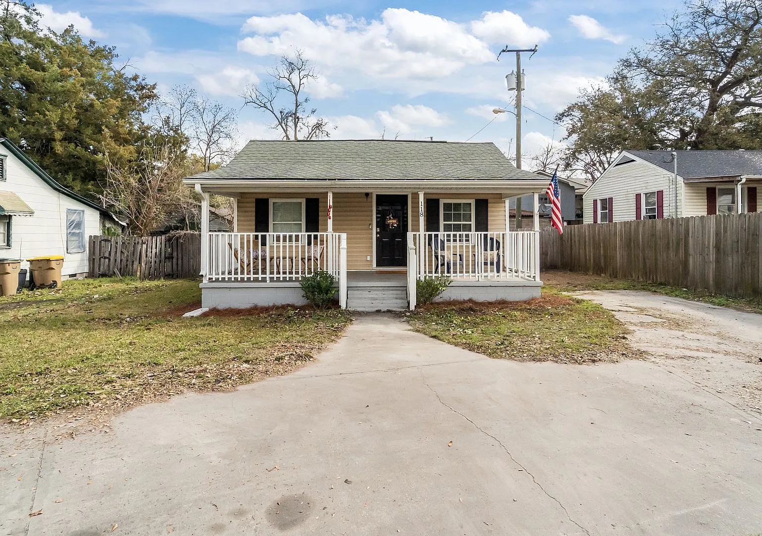 Timeless Charm Meets Modern Comfort 2BR Home in Port Wentworth — Photo 2