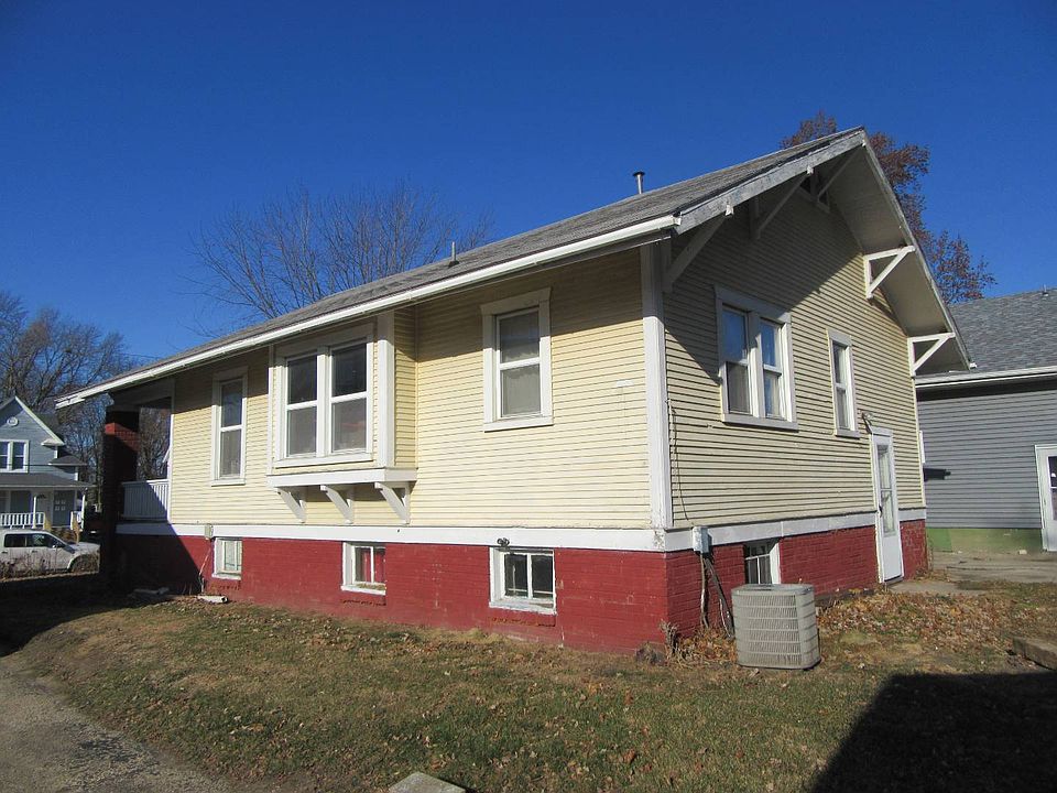 2nd image of 125 Allens Ave