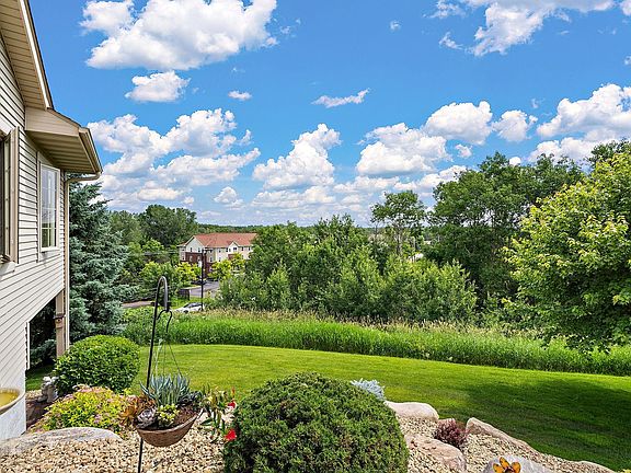 5th image of 1259 Highridge Ct E
