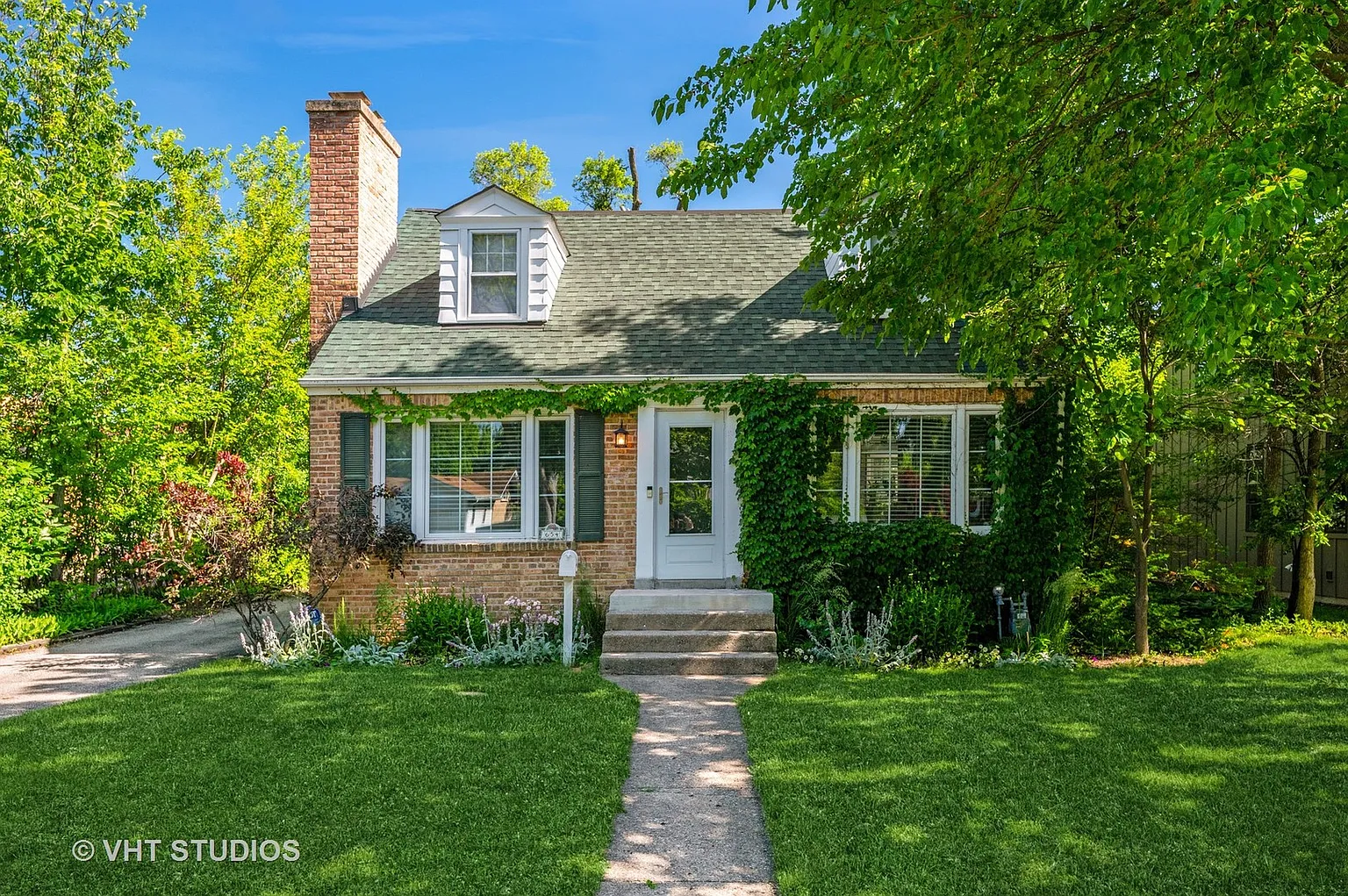 654 Elder Ln photo 1