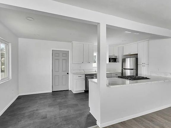 5th image of 1222-24 Willowside Ter