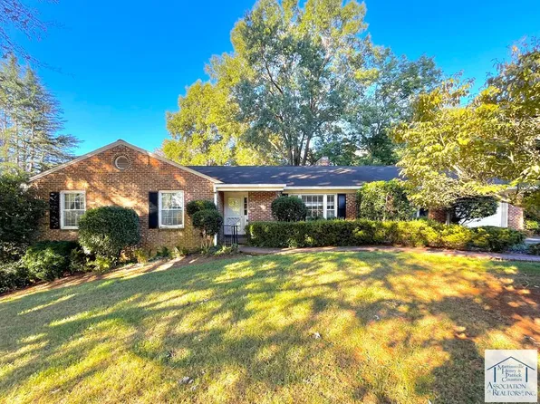 1506 Meadowview Ln, Martinsville, VA 24112