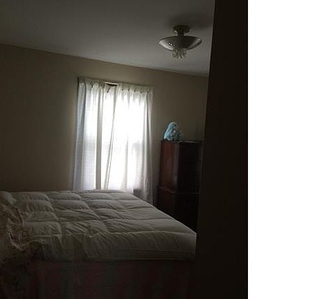 4th image of 27 Pelham Dr