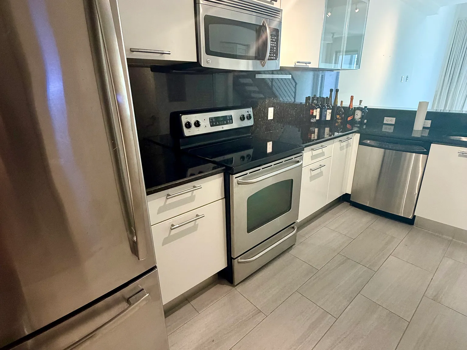 1 bed, 1.5 bath, 790 sqft, $3,950 — Photo 3