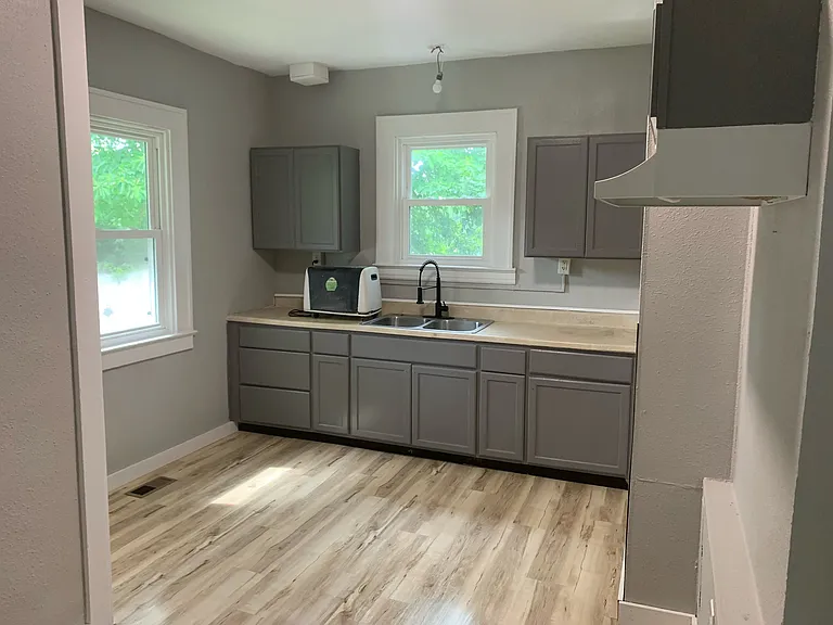45 Beacon Ave — Photo 7